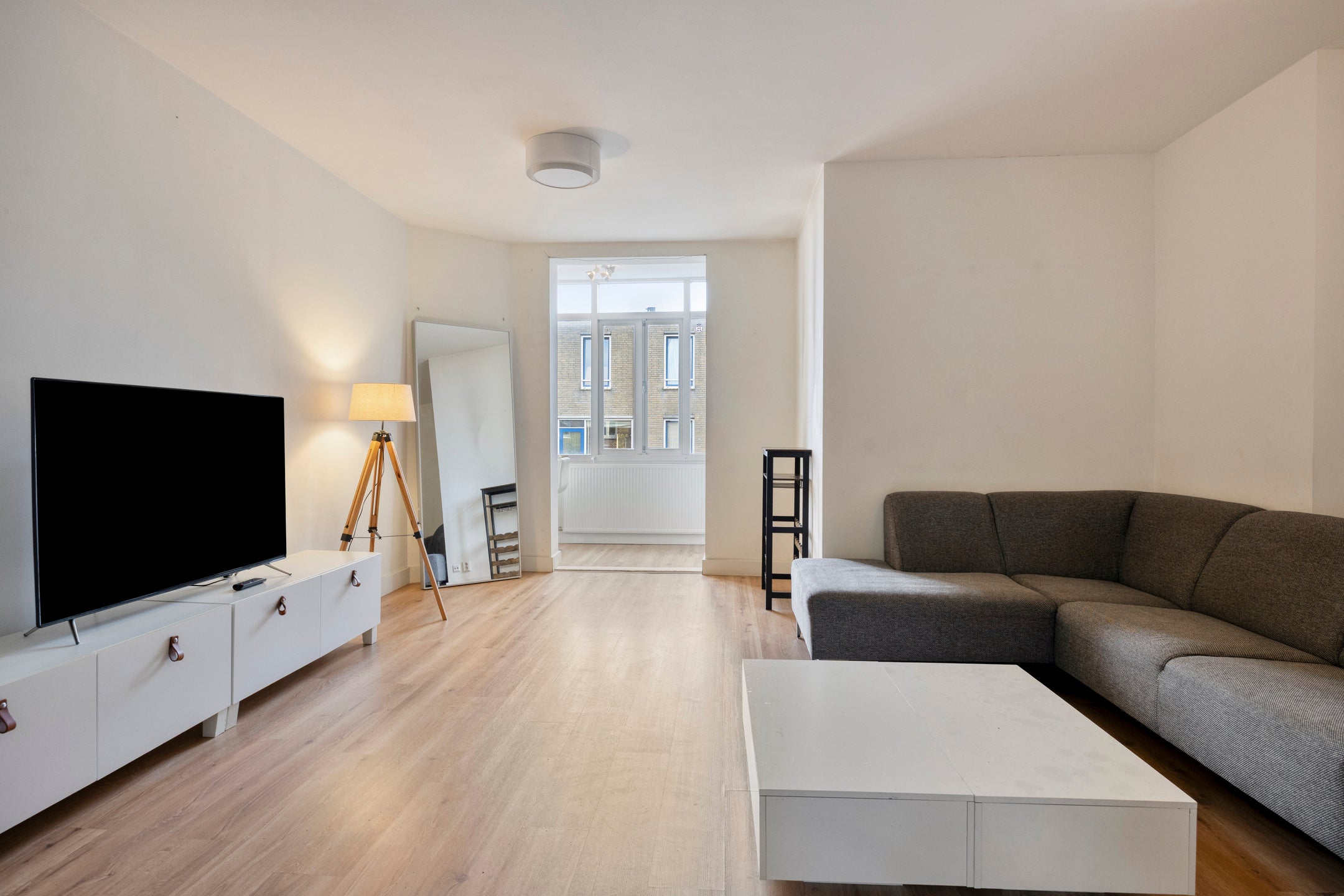 Appartement te huur: Van Ostadestraat, Amsterdam