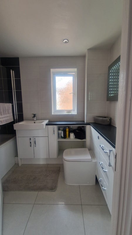 Room Calluna Close in Weston-super-Mare