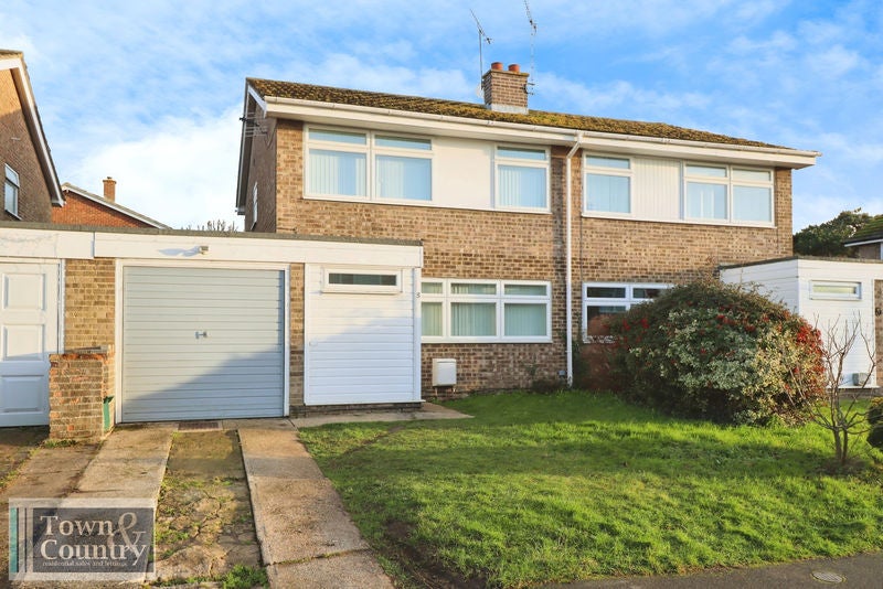House Castleward Close in Colchester
