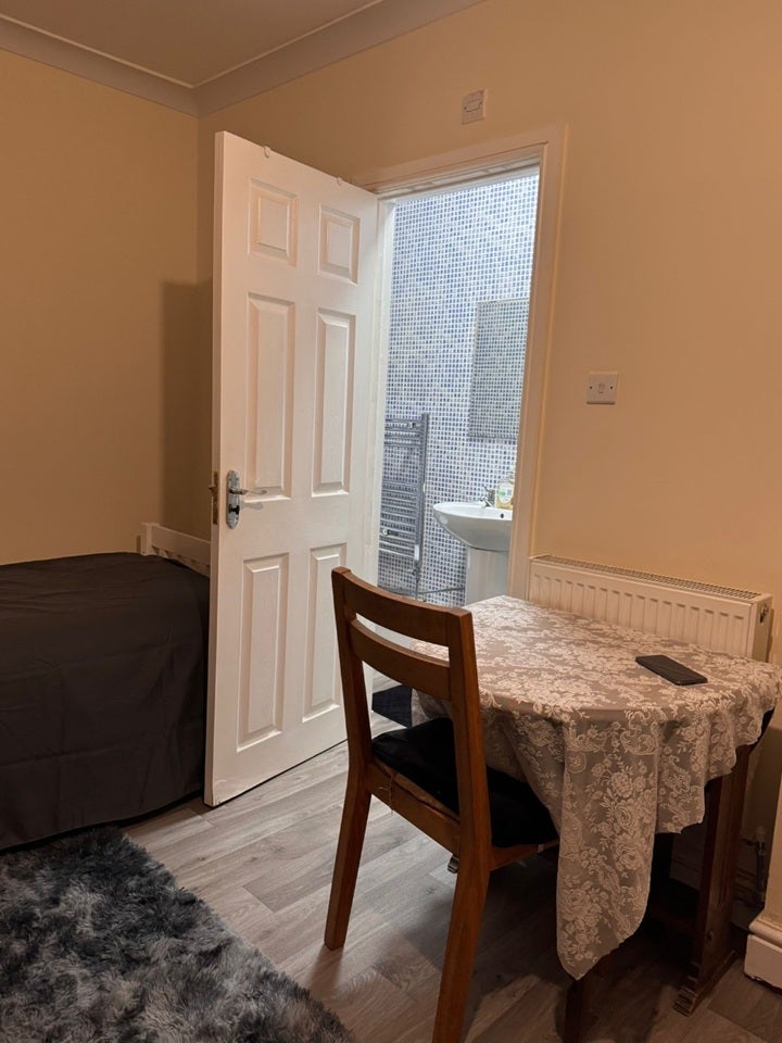 Flat Hughenden Road in High Wycombe
