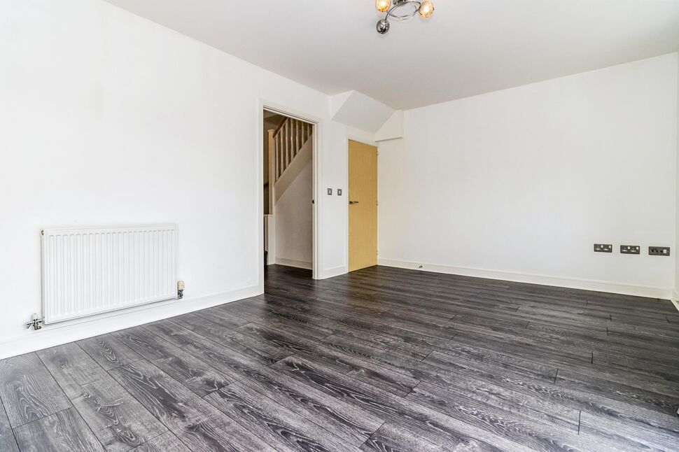 Flat Aldridge Road in Manchester