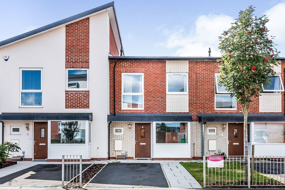 Flat Aldridge Road in Manchester