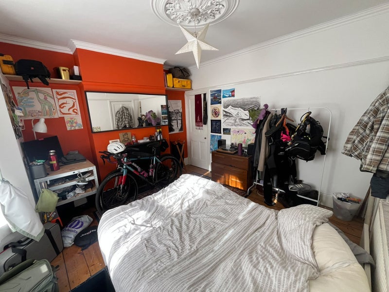 Room Cotswold Road in Bristol