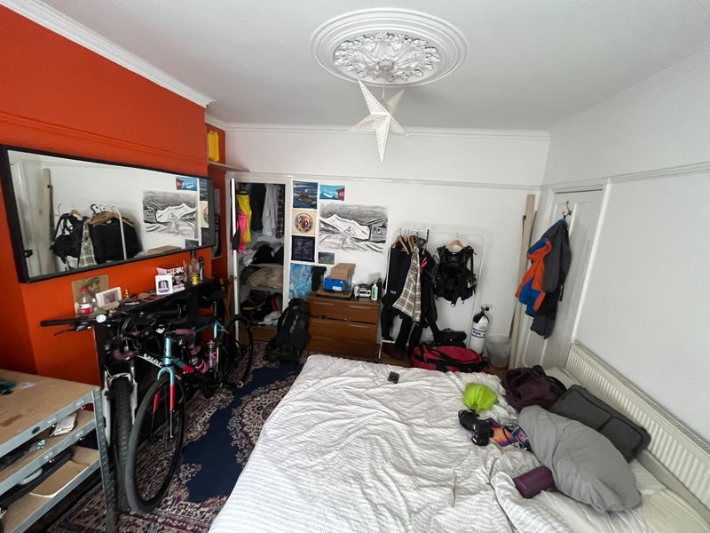 Room Cotswold Road in Bristol