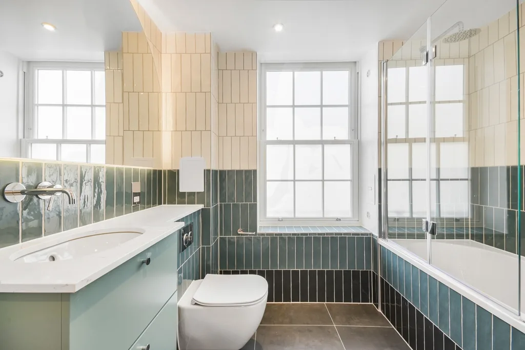 Flat Lisgar Terrace in Greater London