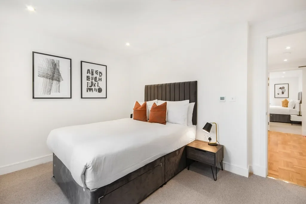Flat Lisgar Terrace in Greater London