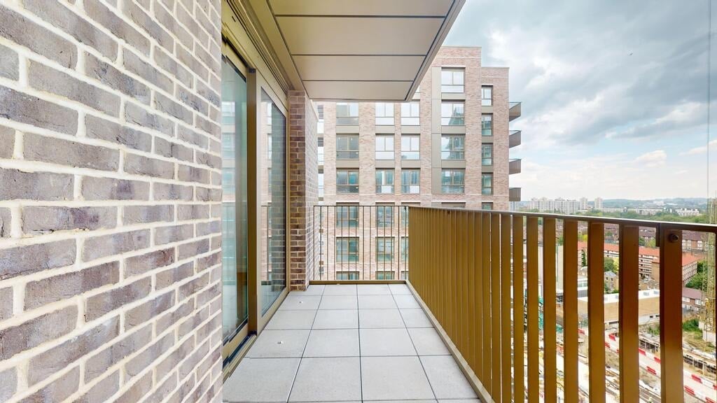 Flat Kennington Lane in Greater London