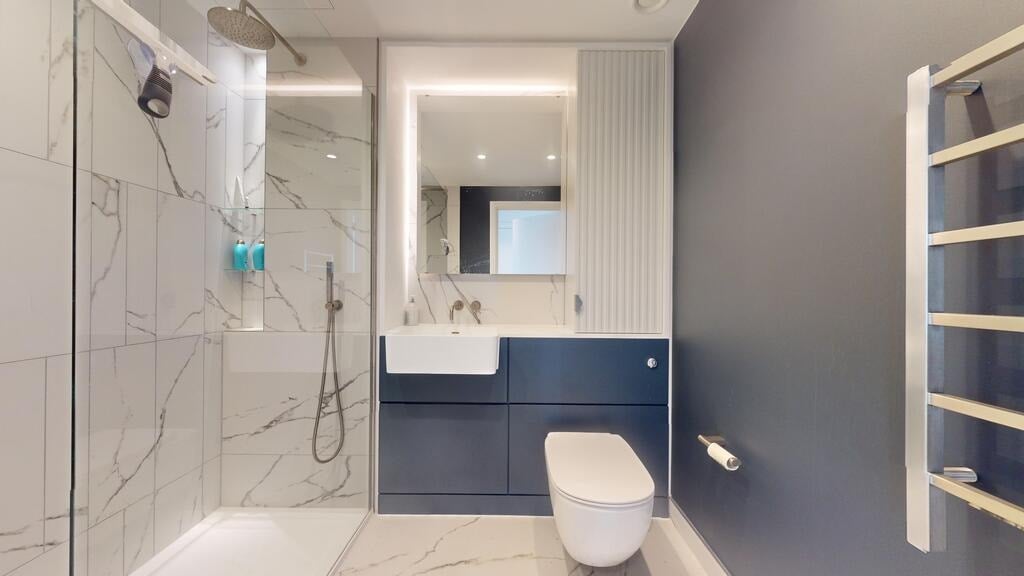 Flat Kennington Lane in Greater London