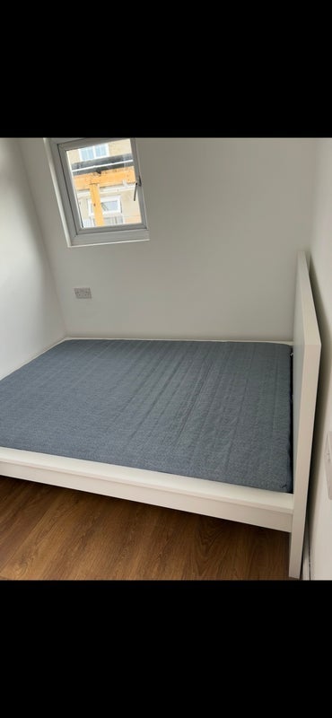 Room Galahad Road in Greater London