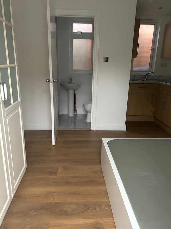 Room Galahad Road in Greater London