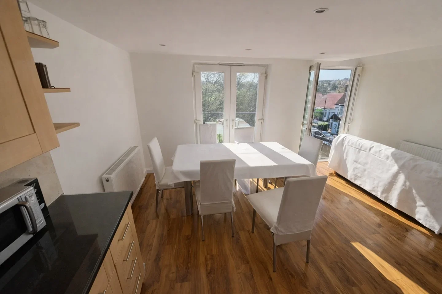 House Ridgeway Avenue in Greater London