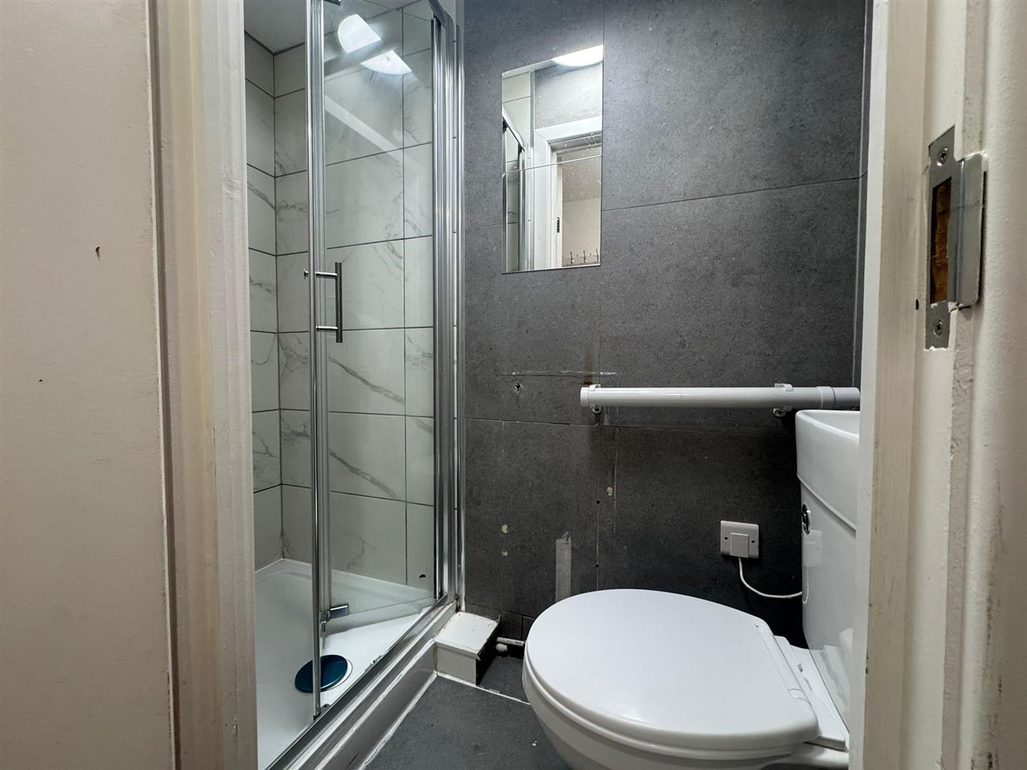 Room Clare Road in Greater London