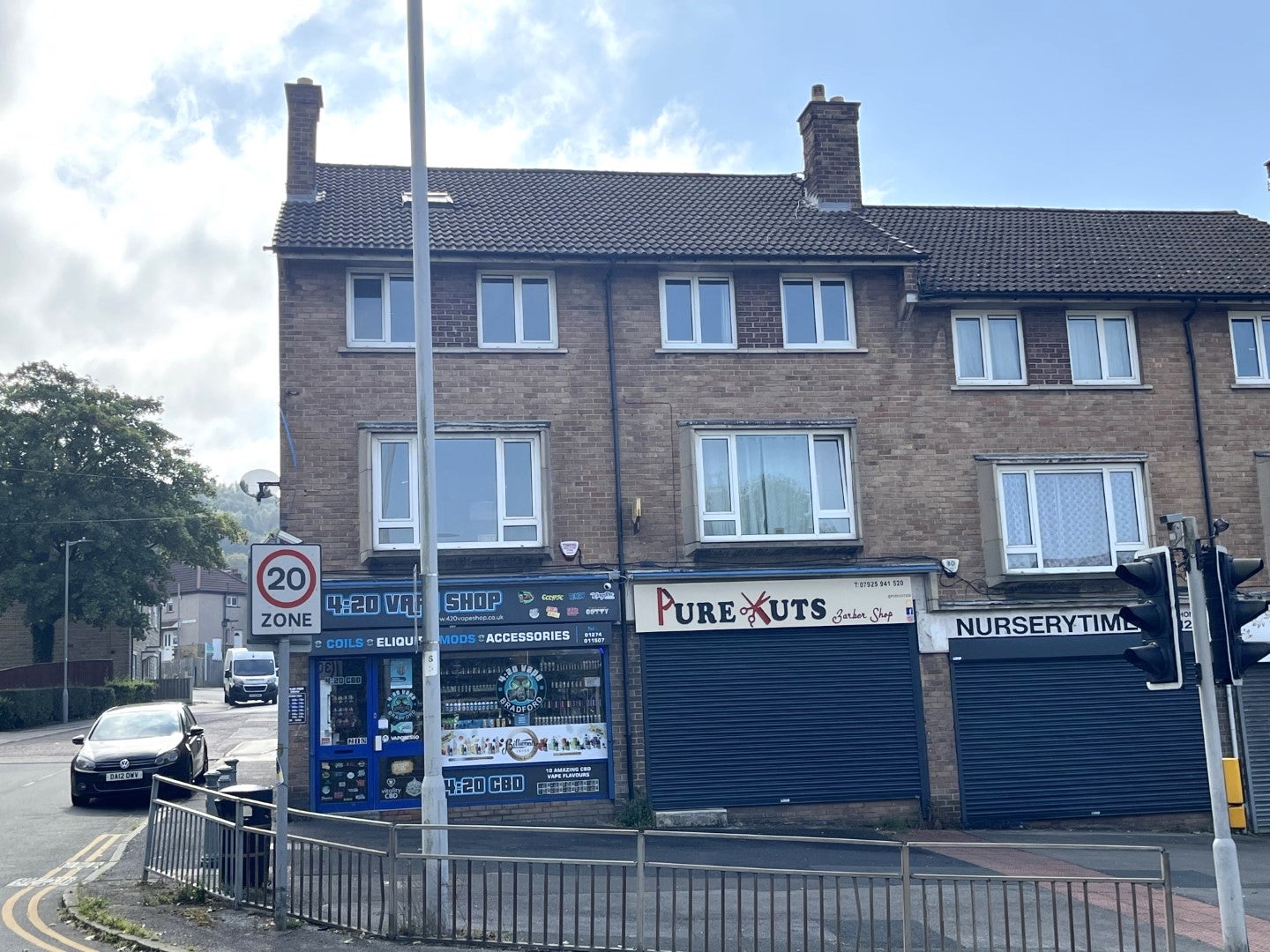 Flat Woodend Crescent in Bradford