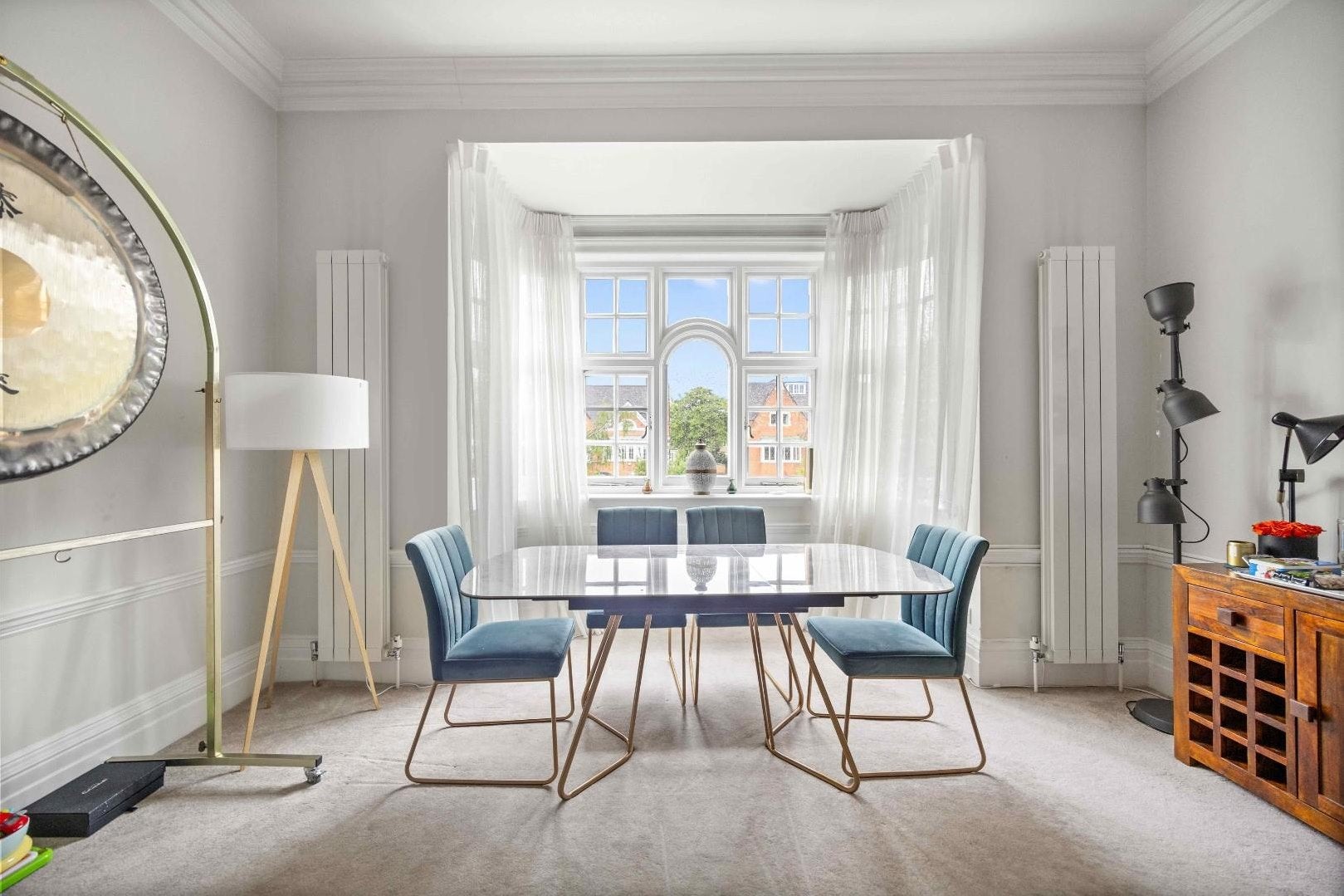 Flat Eton Avenue in Greater London