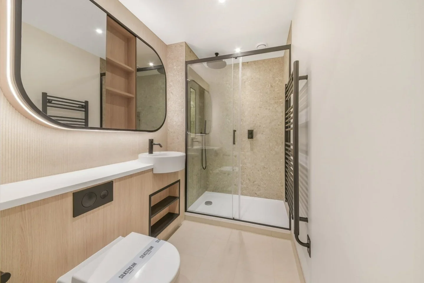 Flat The Hyde in Greater London