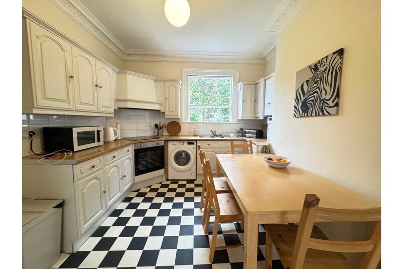 Flat Milson Road in Greater London