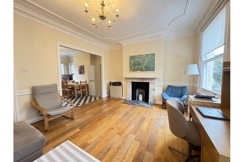 Flat Milson Road in Greater London