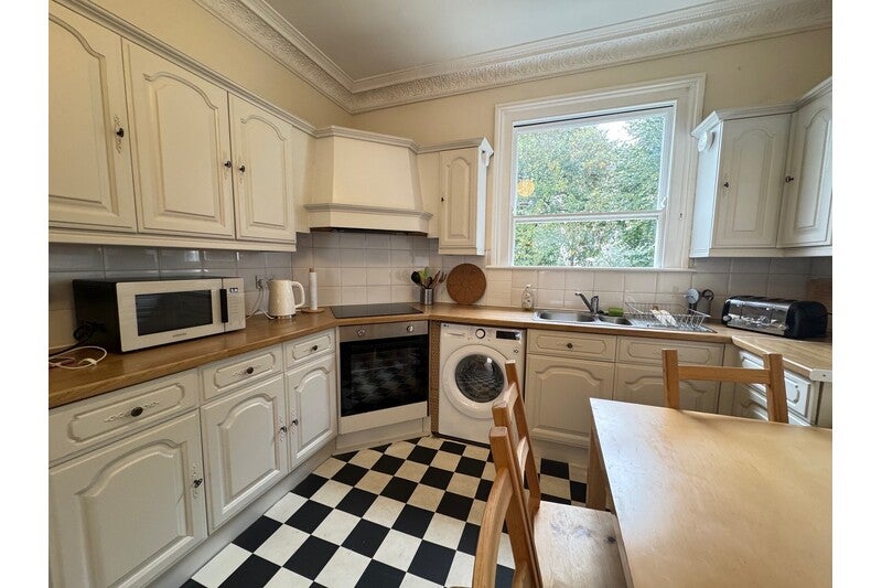 Flat Milson Road in Greater London