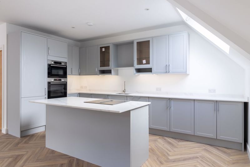 Flat Welcomes Road in Greater London