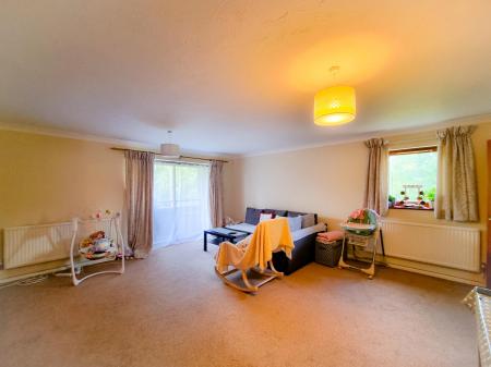 Flat Grandfield Avenue in Watford