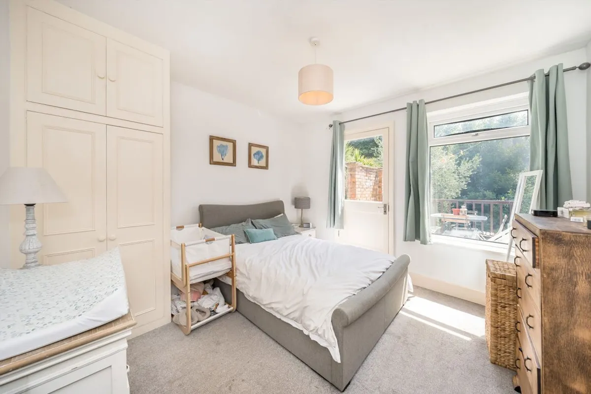 Flat Waynflete Street in Greater London
