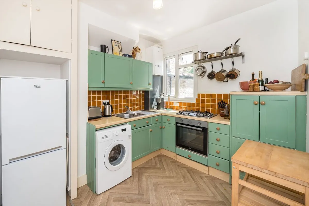 Flat Waynflete Street in Greater London