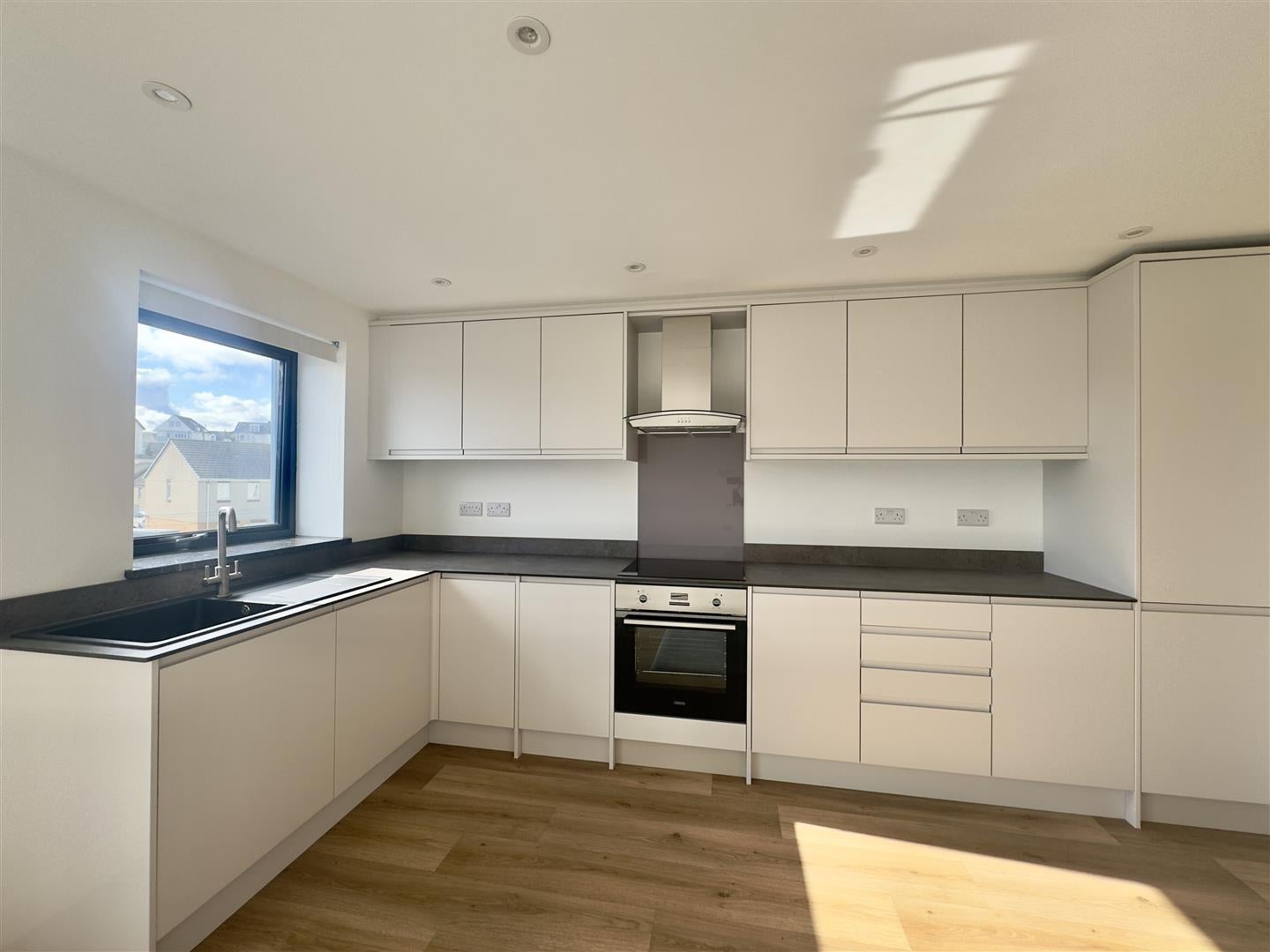 Flat Pargolla Road in Newquay