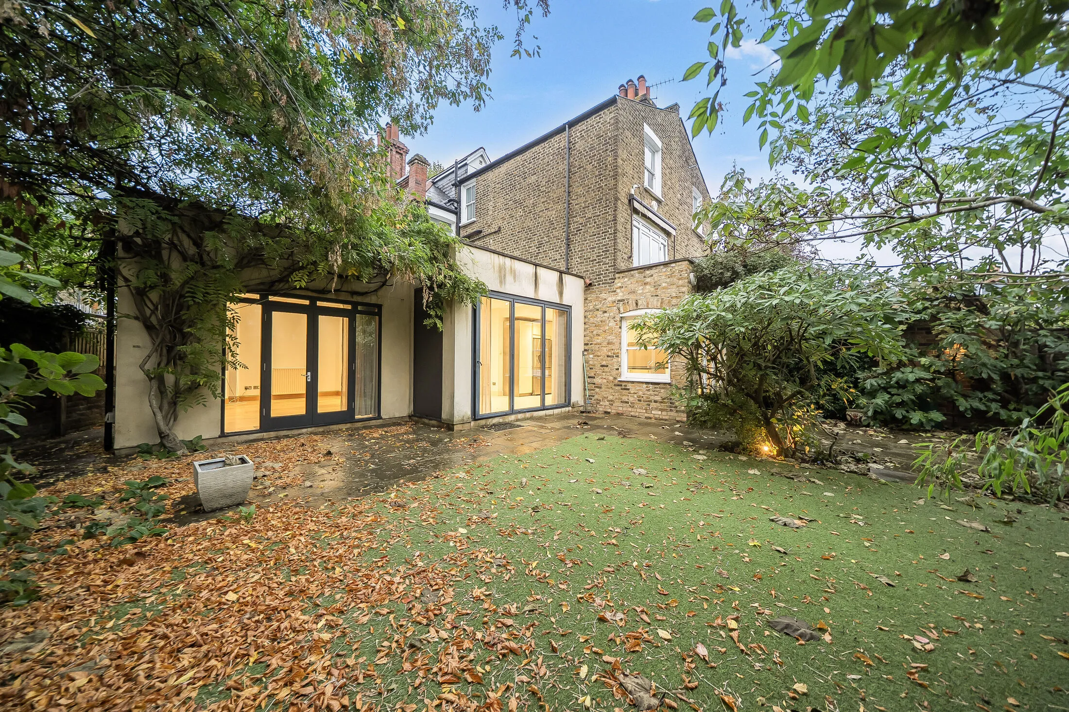 House Peterborough Villas in Greater London