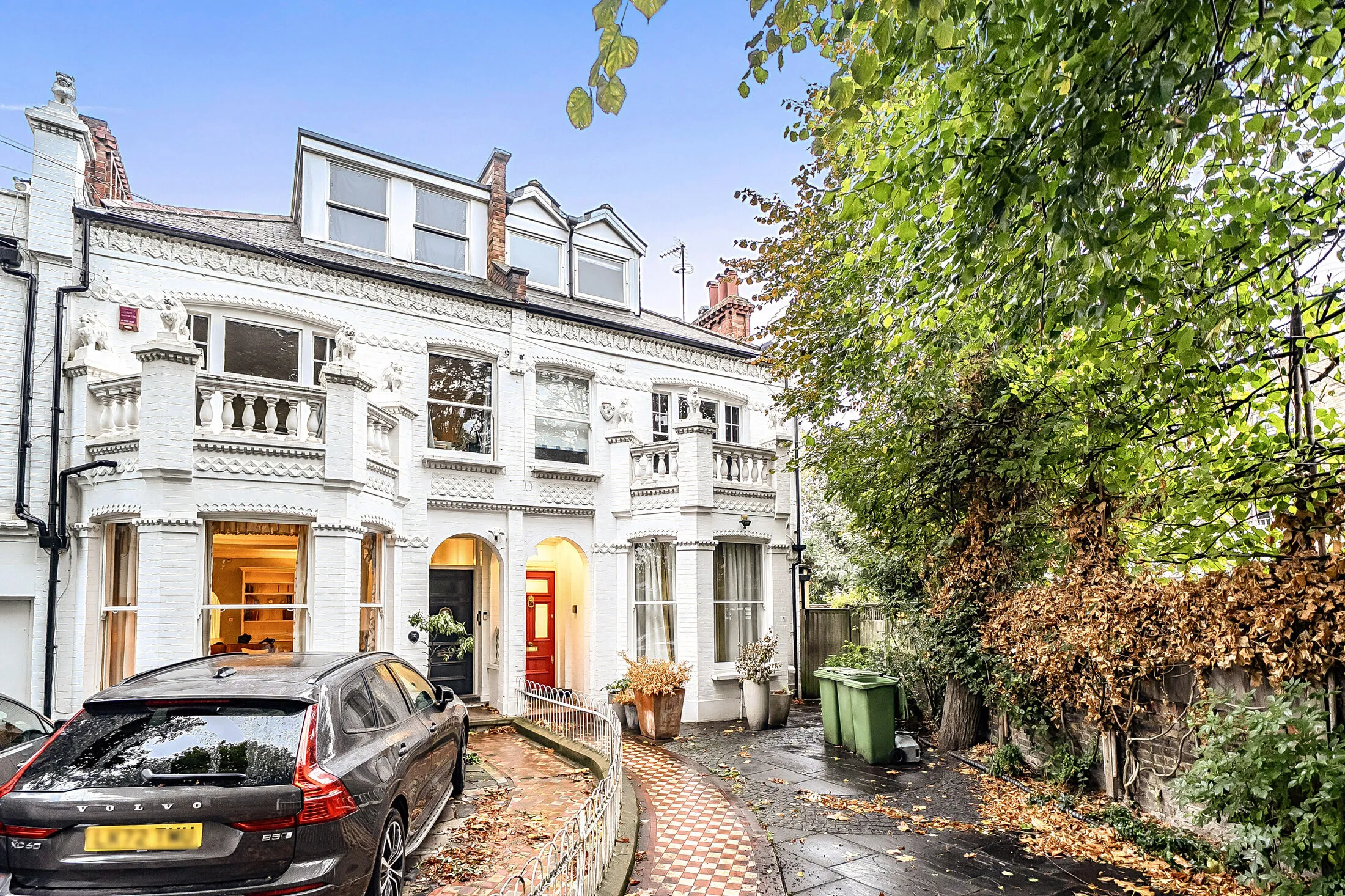 House Peterborough Villas in Greater London