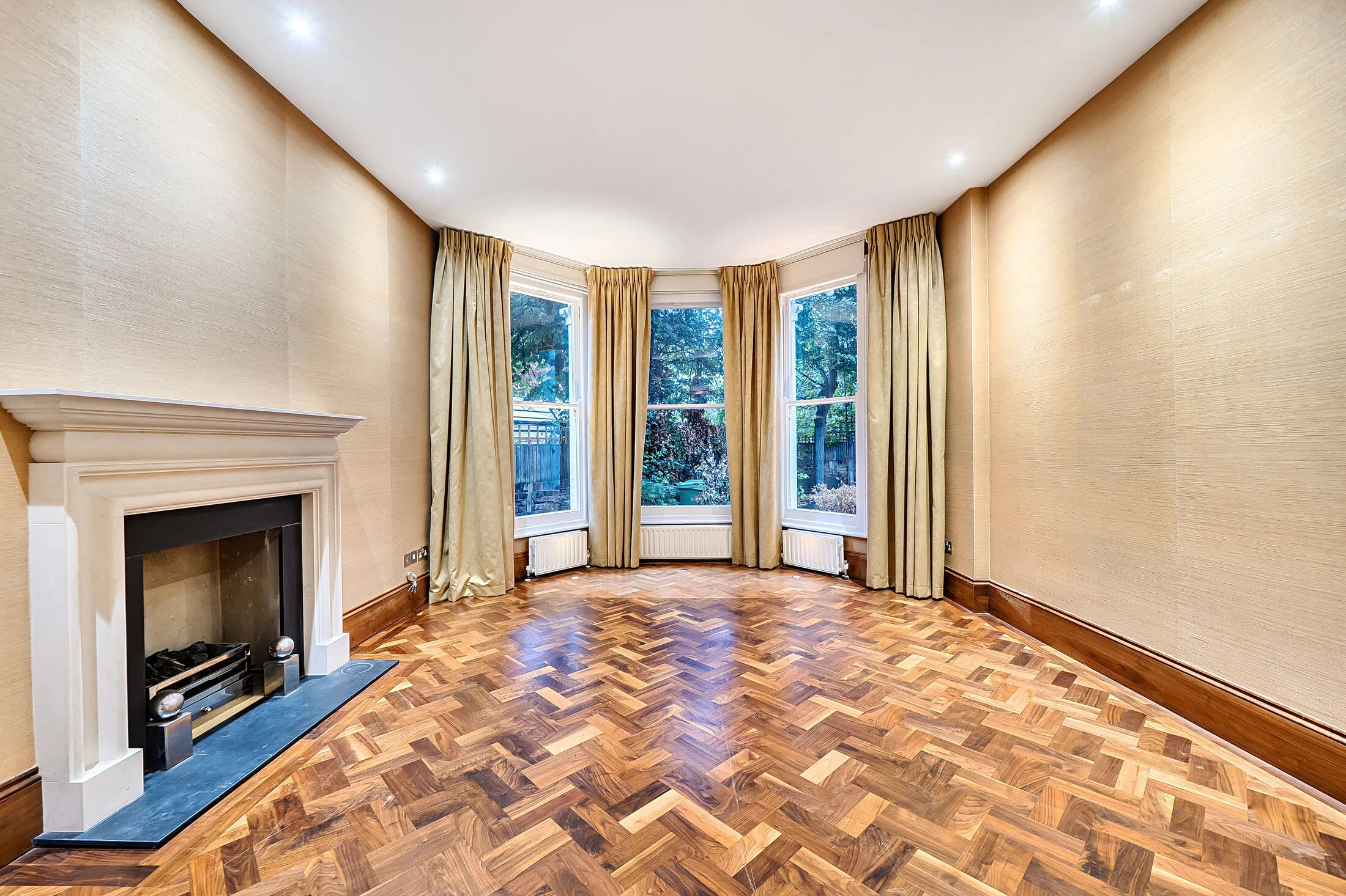 House Peterborough Villas in Greater London