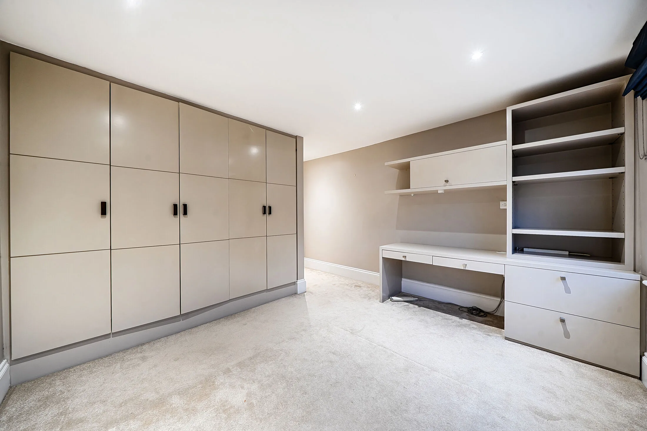 House Peterborough Villas in Greater London