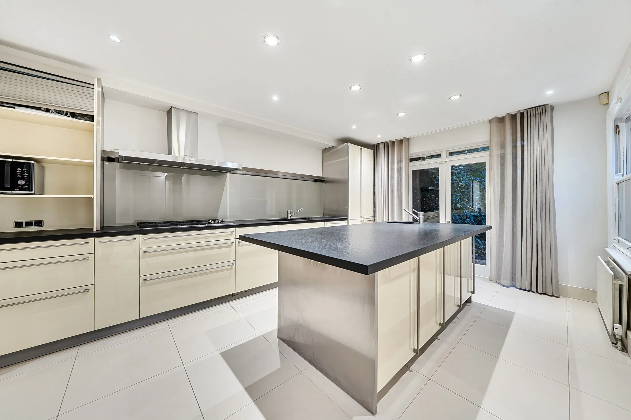 House Peterborough Villas in Greater London