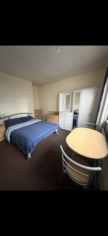 Room Gateley Road in Sandwell