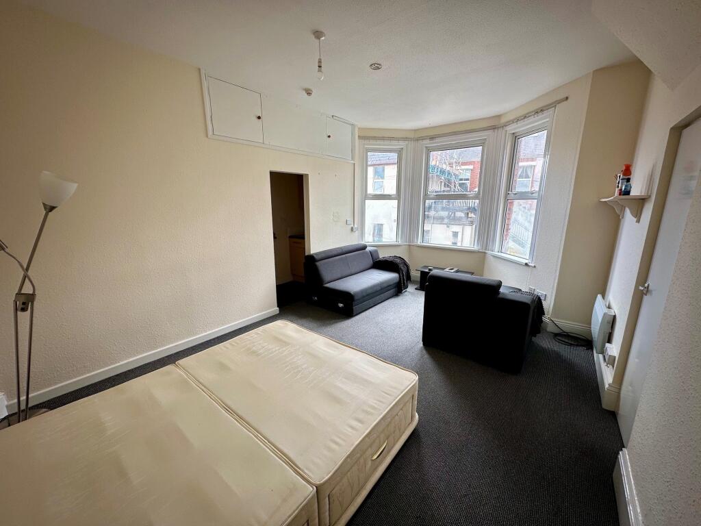 Room Brynhyfryd Road in Newport