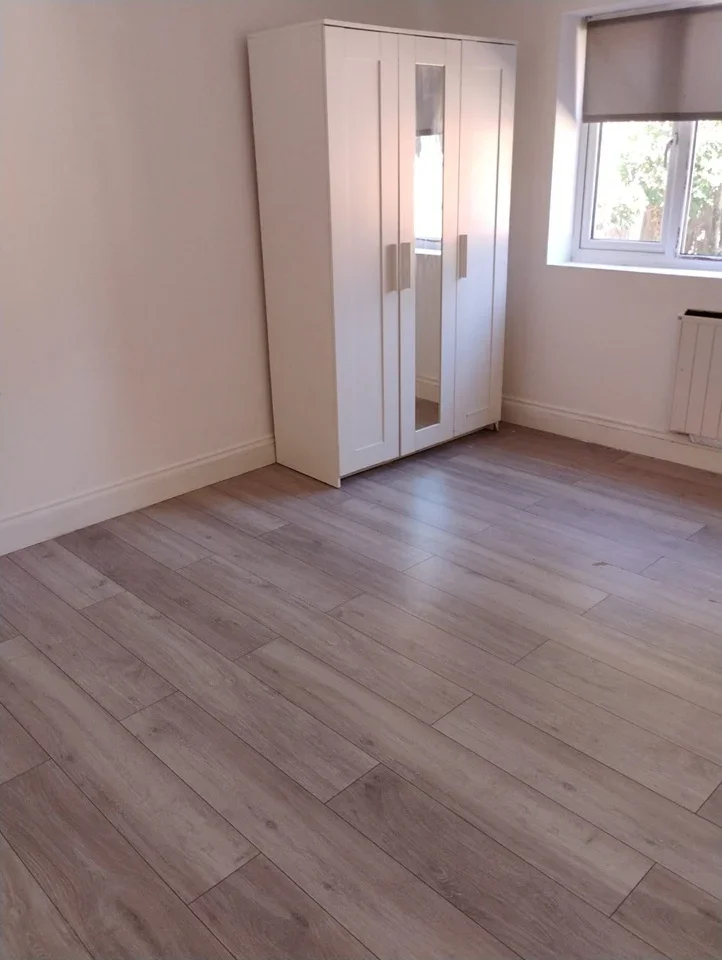Room Cheshire Close in Greater London