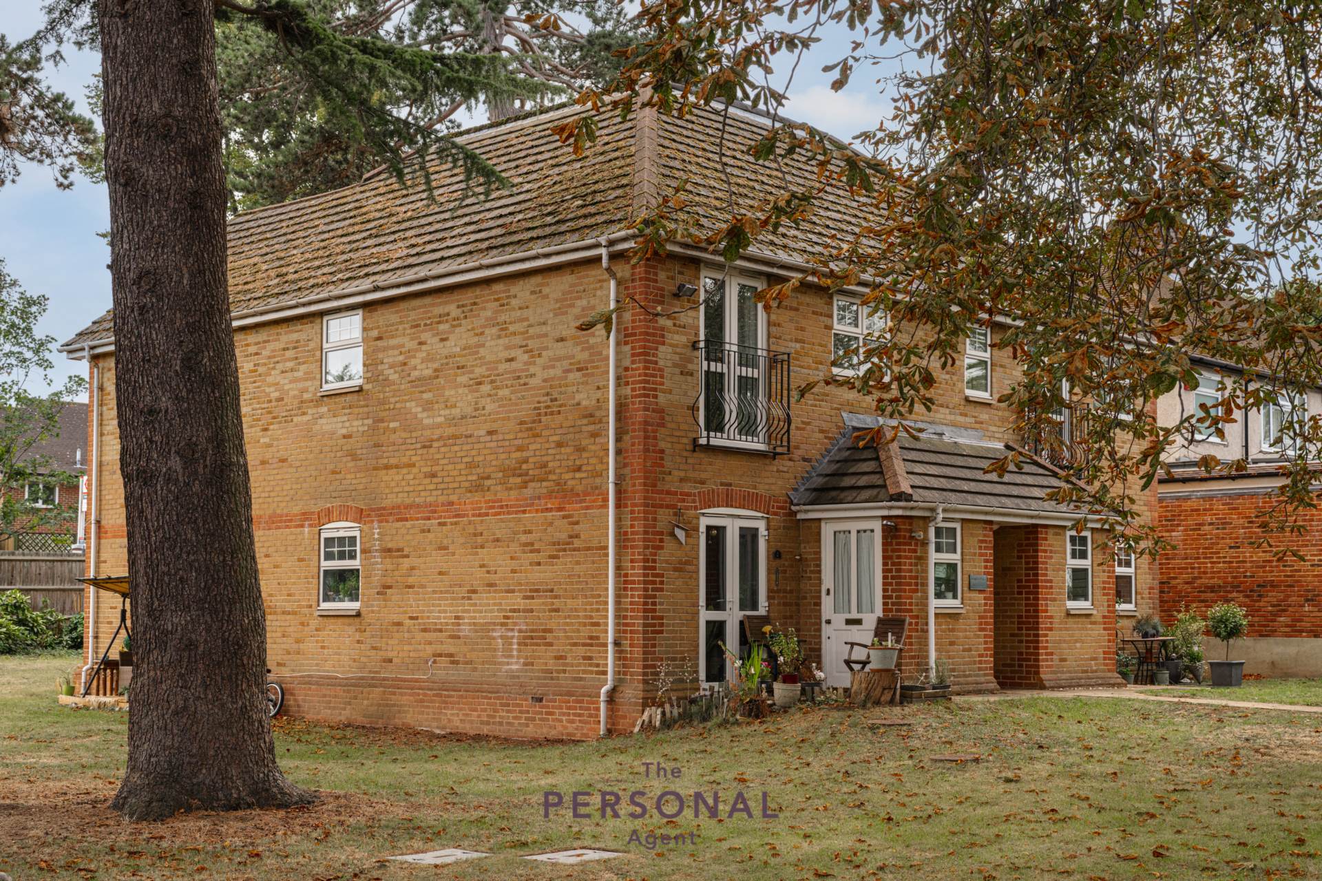 Flat Ewell Park Way in Epsom and Ewell