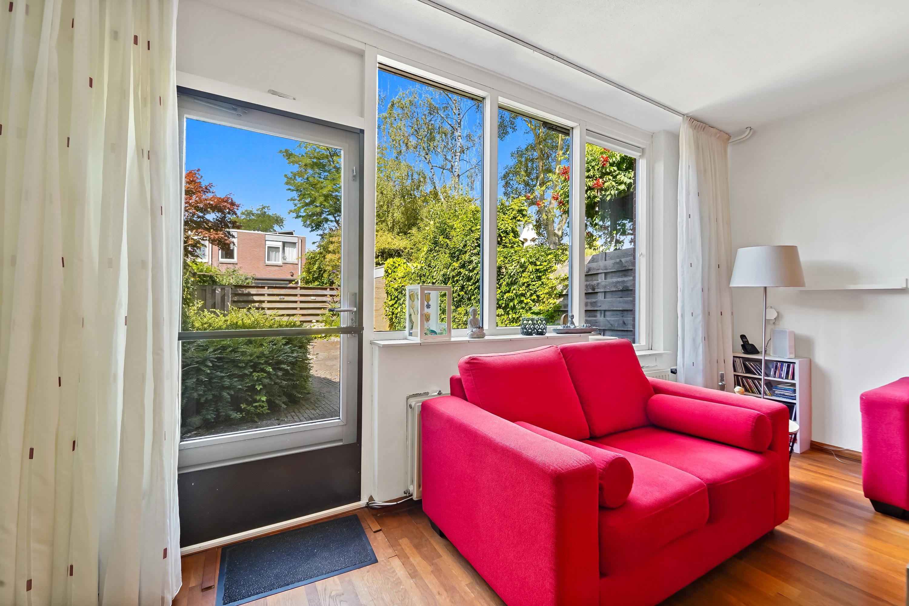 Tussenwoning te koop: Waterhoenstraat 11, Delft