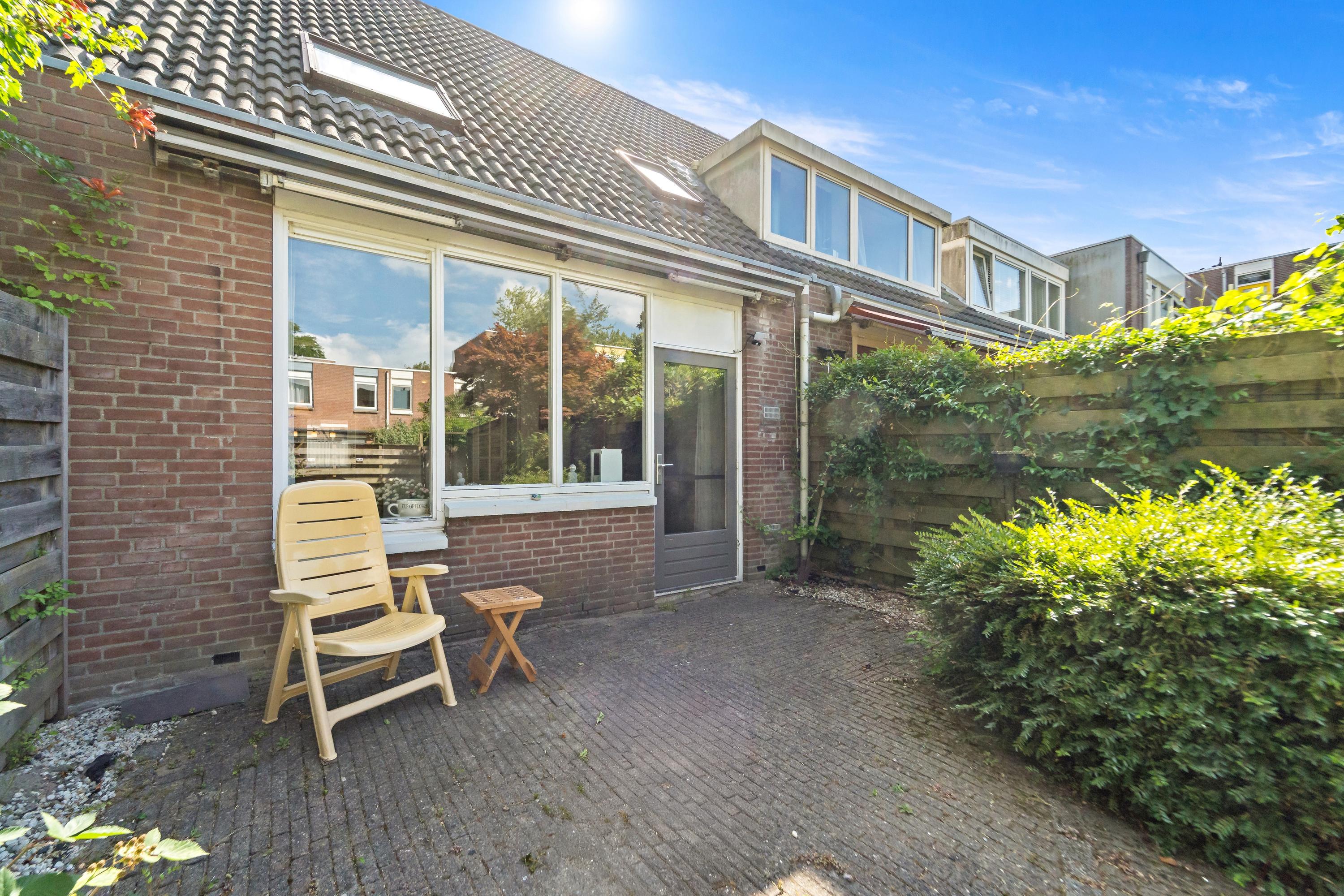 Tussenwoning te koop: Waterhoenstraat 11, Delft