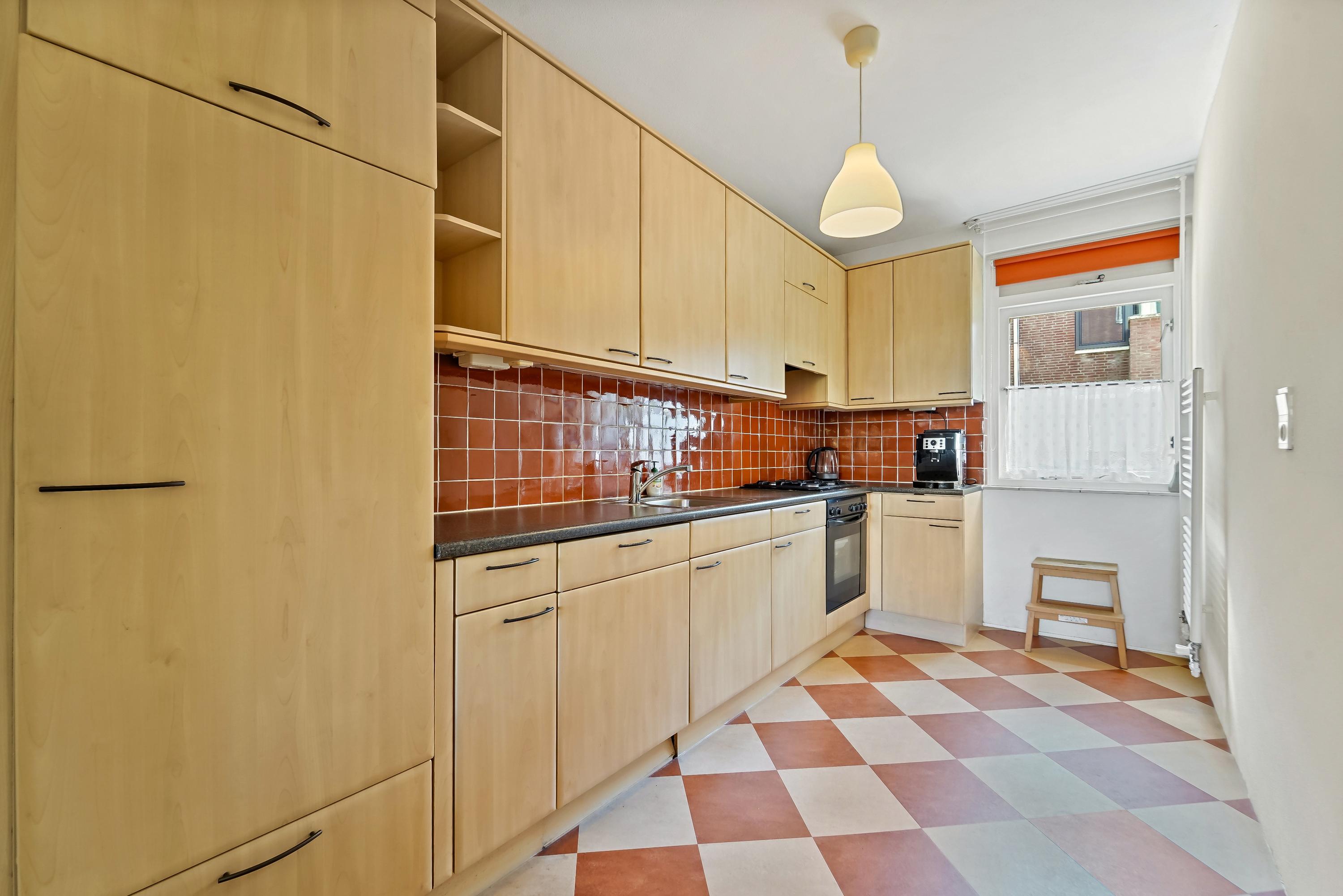 Tussenwoning te koop: Waterhoenstraat 11, Delft