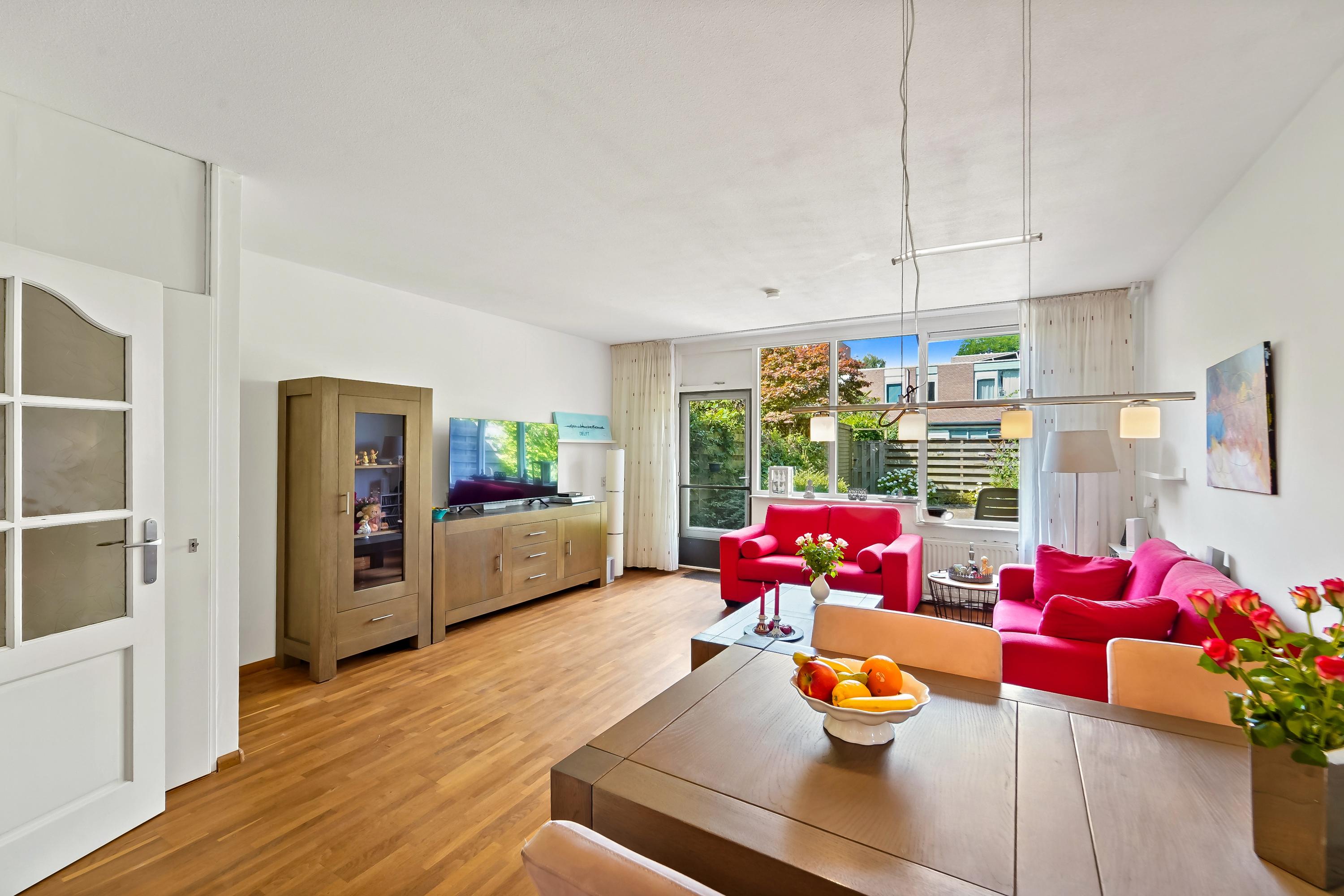 Tussenwoning te koop: Waterhoenstraat 11, Delft