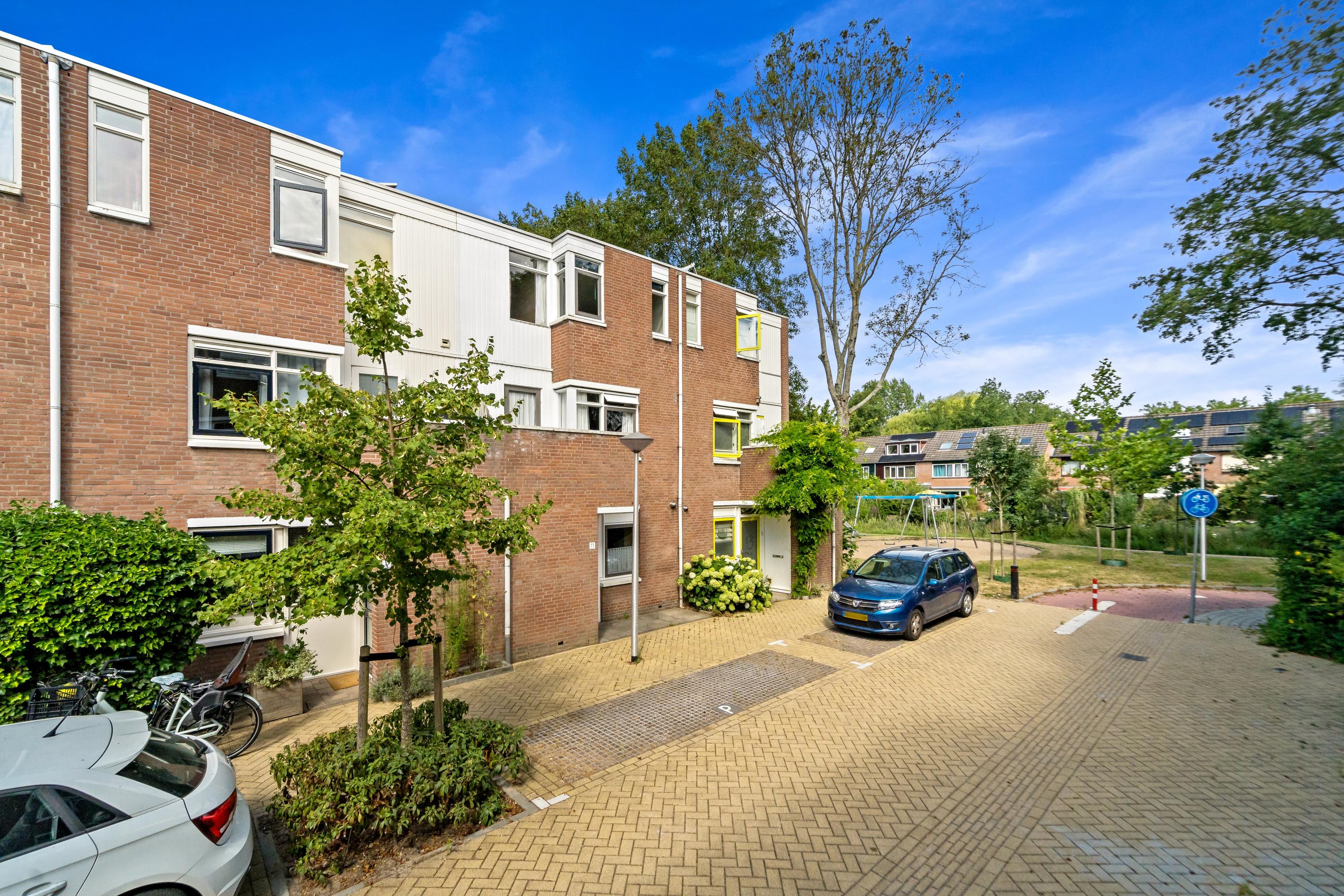 Tussenwoning te koop: Waterhoenstraat 11, Delft