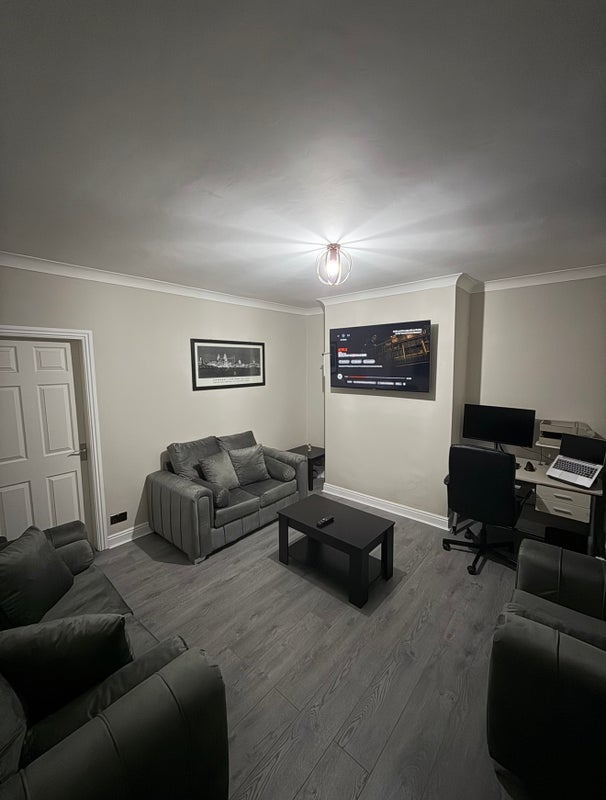 Room Jubilee Crescent in St Helens