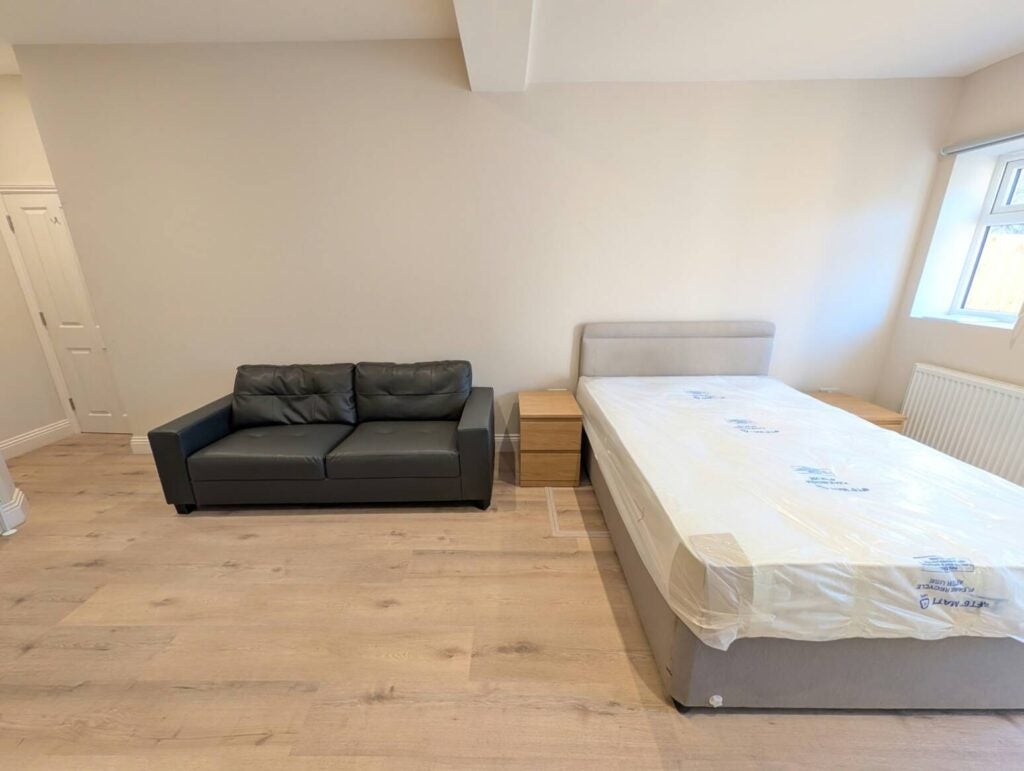 Room Villiers Road in Greater London