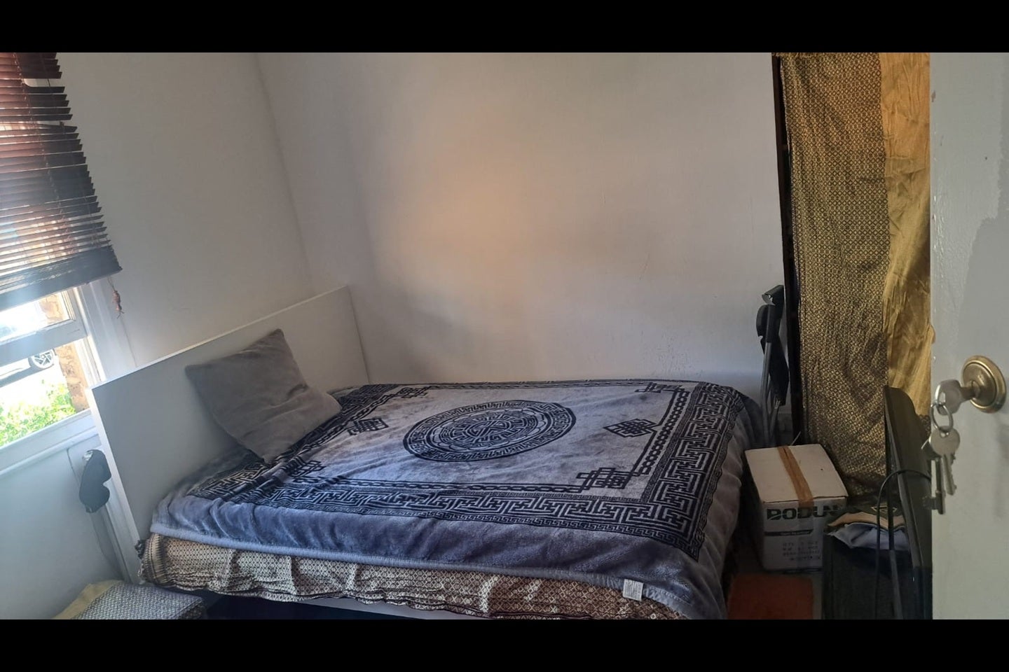 Room St. Ann's Hill in Greater London