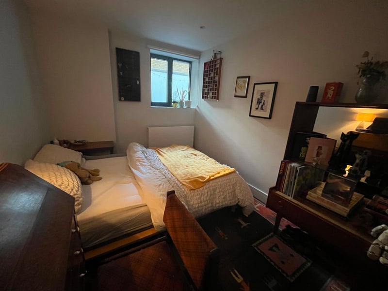 Room Aden Grove in Greater London