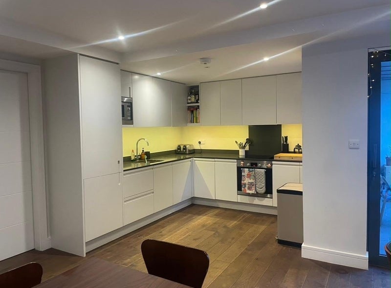 Room Aden Grove in Greater London
