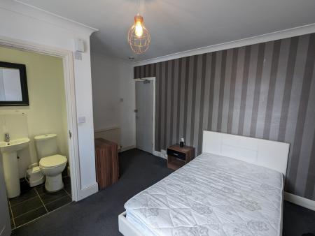 Room Leicester Street in Kettering
