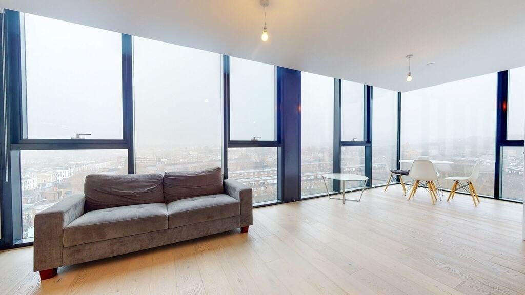 Flat Highgate Hill in Greater London