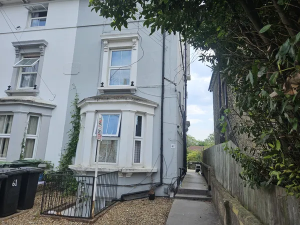 Flat Bower Mount Road in Maidstone