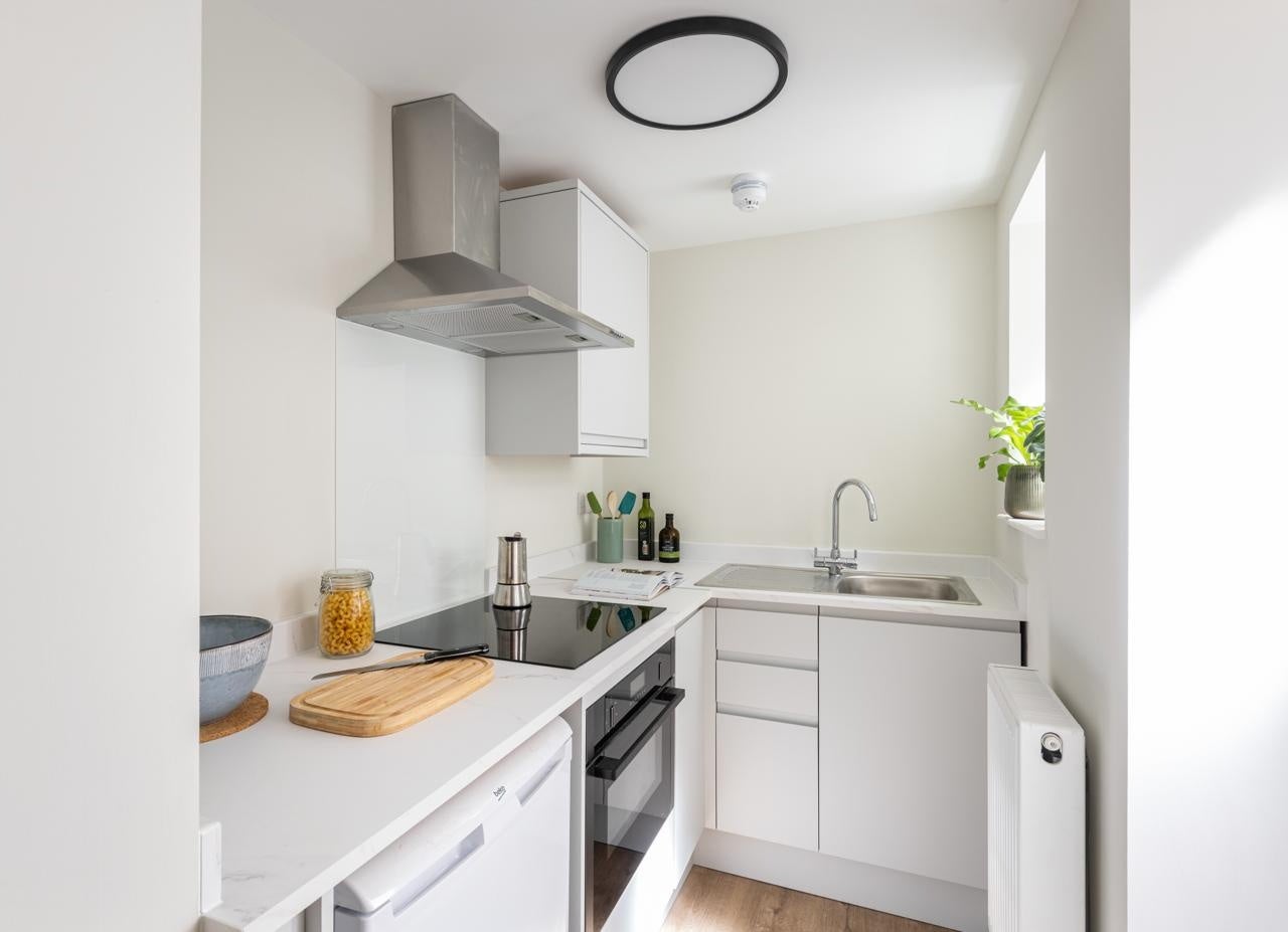 Room Dene Street in Mole Valley
